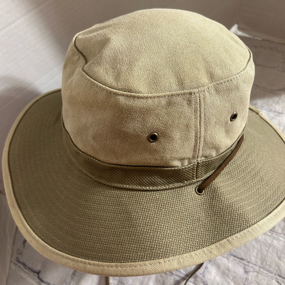LAKE OF THE ISLES NEUTRAL COLOR SUNHAT 100% COTTON WITH CHIN STRAPS SIZE M/L